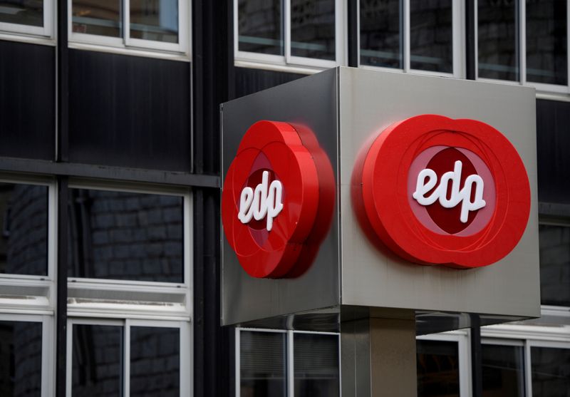 &copy; Reuters. Logo da EDP em Oviedo
14/05/2018 REUTERS/Eloy Alonso