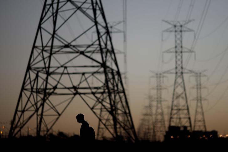 &copy; Reuters. Linhas de transmissão de energia elétrica em Brasília
31/08/2017 REUTERS/Ueslei Marcelino