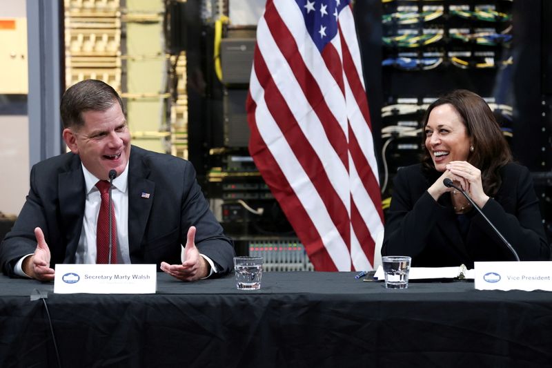 &copy; Reuters. FILE PHOTO: U.S. Vice President Kamala Harris and U.S. Secretary of Labor Marty Walsh participate in a roundtable discussion with the labor task force at International Brotherhood of Electrical Workers (IBEW) Local #5, in Pittsburgh, Pennsylvania, U.S. Ju