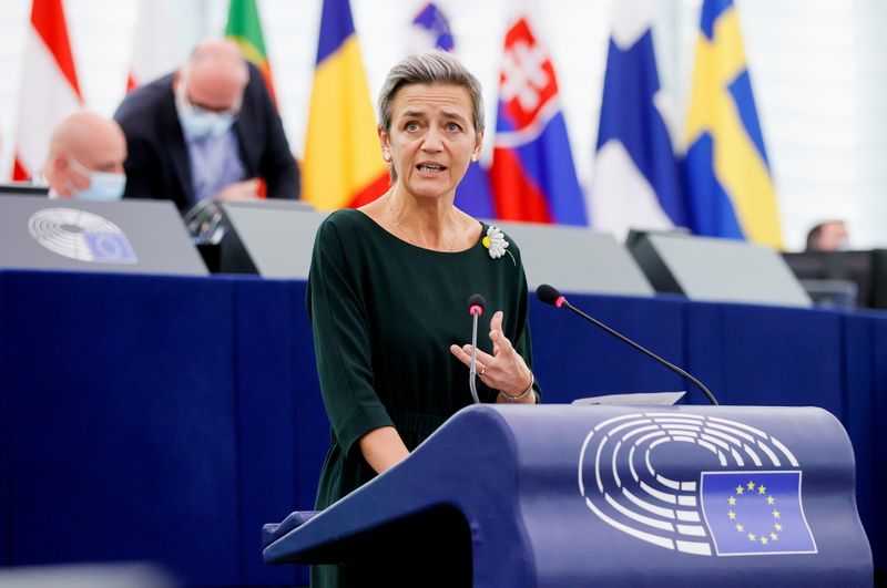 &copy; Reuters. La vicepresidenta ejecutiva de la Comisión Europea, Margrethe Vestager, pronuncia un discurso durante un debate sobre las relaciones políticas y la cooperación entre la UE y Taiwán en el Parlamento Europeo en Estrasburgo, Francia, 19 de octubre de 202