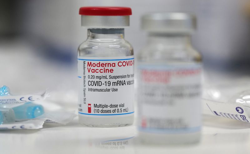 &copy; Reuters. FILE PHOTO: A vial of the Moderna COVID-19 vaccine is seen at a local clinic as the spread of the coronavirus disease continues in Aschaffenburg, Germany, January 15, 2021.  REUTERS/Kai Pfaffenbach