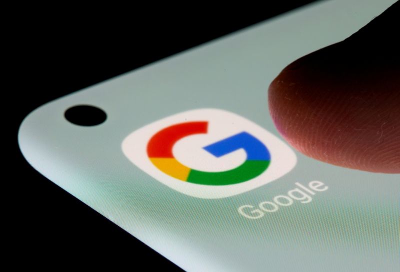 &copy; Reuters. FILE PHOTO: Google app is seen on a smartphone in this illustration taken, July 13, 2021. REUTERS/Dado Ruvic/Illustration/File Photo
