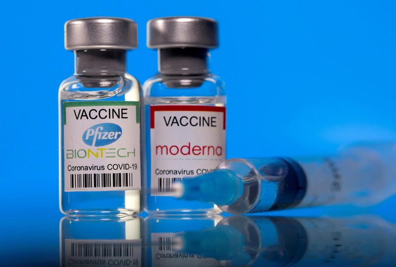 &copy; Reuters. 米疾病対策センター（ＣＤＣ）の諮問委員会は２１日、米モデルナおよびジョンソン・エンド・ジョンソン（Ｊ＆Ｊ）製の新型コロナウイルスワクチンの追加接種（ブースター接種）に関す