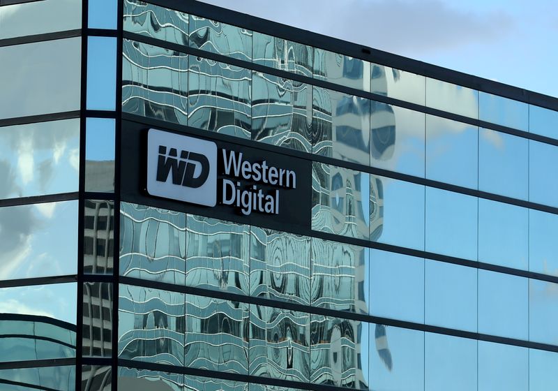 &copy; Reuters. FILE PHOTO: A Western Digital office building is shown in Irvine, California, U.S., January 24, 2017.   REUTERS/Mike Blake/File Photo