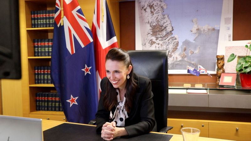 &copy; Reuters. رئيسة وزراء نيوزيلندا جاسيندا أرديرن تتحدث في مؤتمر عبر الفيديو من مكتبها في ولنجتون يوم 20 أكتوبر تشرين الأول 2021. صورة لرويترز.