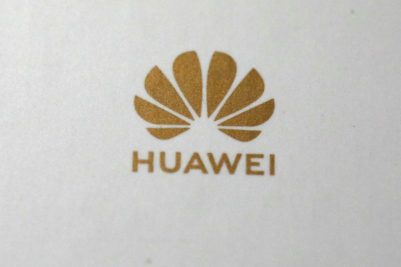&copy; Reuters. El logotipo de Huawei en el barrio de Manhattan de Nueva York, Nueva York, Estados Unidos, 22 de julio de 2019. REUTERS/Carlo Allegri/Archivo