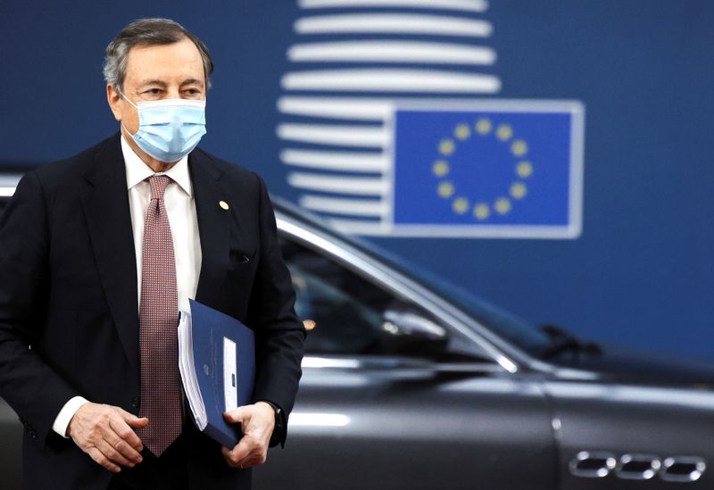 &copy; Reuters. Il primo ministro italiano Mario Draghi arriva al vertice della Ue all'edificio del Consiglio europeo a Bruxelles, Belgio, 21 ottobre 2021. Olivier Matthys/Pool via REUTERS
