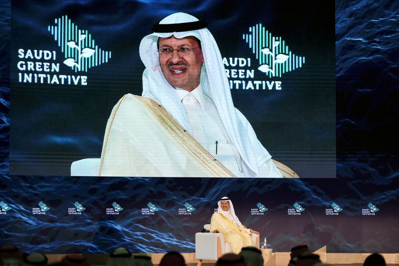 السعودية ستوقع اتفاقات بشأن الطاقة المتجددة والغاز مع منتجين آخرين في المنطقة