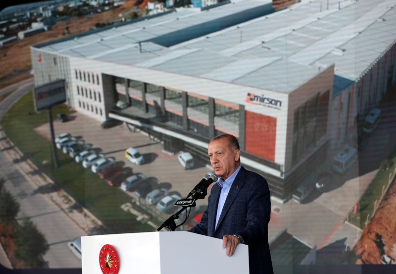 &copy; Reuters. Turkish President Tayyip Erdogan addresses his supporters in Eskisehir, Turkey, October 23, 2021. Murat Cetinmuhurdar/PPO/Handout via REUTERS 