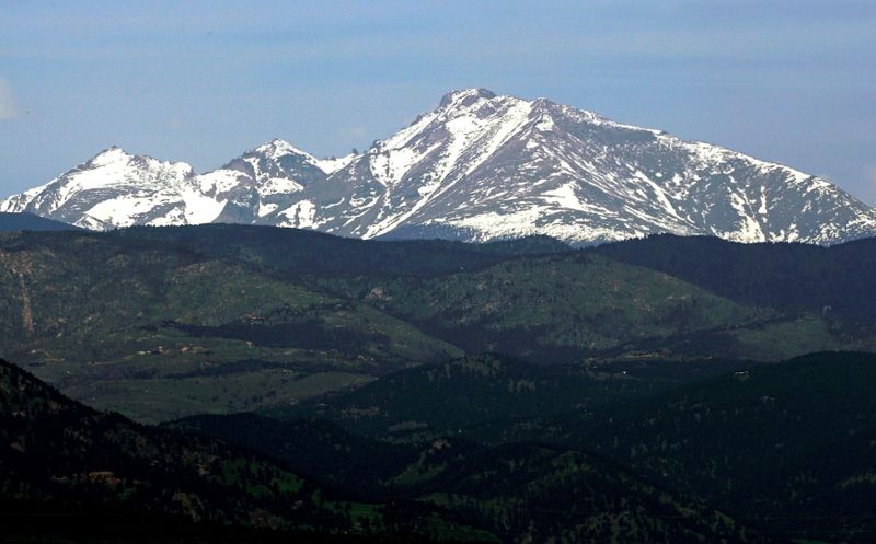 © Reuters. FILE PHOTO: Long's Peak in Rocky Mountain National Park is seen from Boulder, Colorado June 3, 2016.  REUTERS/Rick Wilking