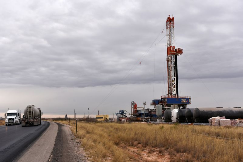 &copy; Reuters. A drilling rig operates in the Permian Basin oil and natural gas production area in Lea County, New Mexico, U.S., February 10, 2019. Picture taken February 10, 2019.   REUTERS/Nick Oxford