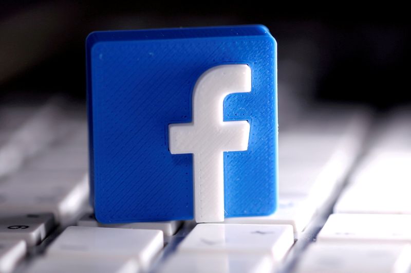 &copy; Reuters. FILE PHOTO: A 3D-printed Facebook logo is seen placed on a keyboard in this illustration taken March 25, 2020. REUTERS/Dado Ruvic/Illustration/File Photo