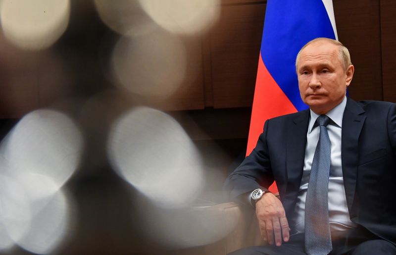 &copy; Reuters. Foto de archivo del Presidente ruso, Vladimir Putin, en una reunión en Sochi. 
Oct 22, 2021. Sputnik/Evgeny Biyatov/Kremlin via REUTERS 
ATENCIÓN EDITORES, ESTA IMAGEN FUE PROVISTA POR UNA TERCERA PARTE 
