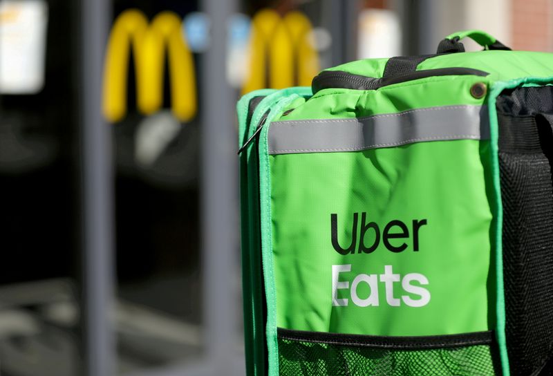 &copy; Reuters. FILE PHOTO: An Uber Eats delivery bag is seen in this photo. REUTERS/Eva Plevier