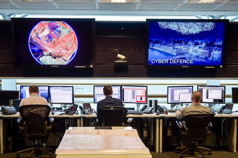 &copy; Reuters. Imagen de archivo de la Sala de Operaciones de la sede del espionaje británico del GCHQ en Cheltenham, Reino Unido. 17 noviembre 2015. REUTERS/Ben Birchall/Pool