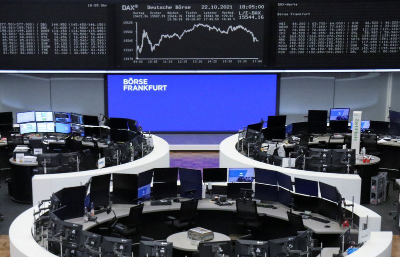 &copy; Reuters. FILE PHOTO: The German share price index DAX graph is pictured at the stock exchange in Frankfurt, Germany, October 22, 2021. REUTERS/Staff