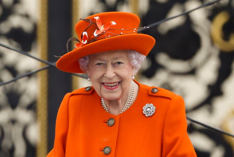 &copy; Reuters. FILE PHOTO: Britain's Queen Elizabeth attends the Commonwealth Games baton relay launch, outside Buckingham Palace in London, Britain October 7, 2021. REUTERS/Hannah McKay