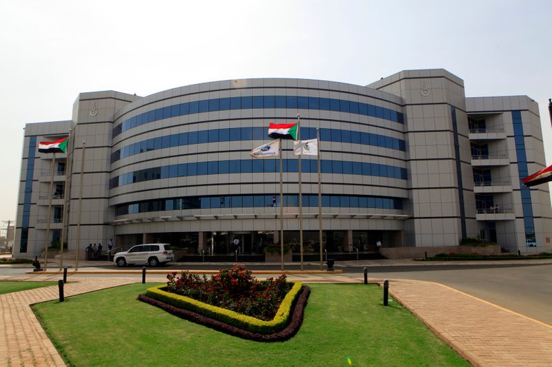 البنك الدولي يوجه ضربة لقادة الانقلاب في السودان وتزايد دعوات العصيان