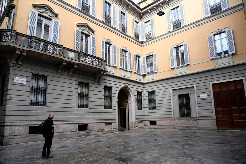 &copy; Reuters. La sede di Mediobanca a Milano, 8 novembre 2019. REUTERS/Flavio Lo Scalzo