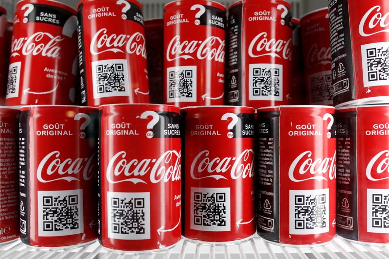 &copy; Reuters. FILE PHOTO: Cans of Coca-Cola are pictured in the refrigerator during an event in Paris, France, March 21, 2019. REUTERS/Benoit Tessier