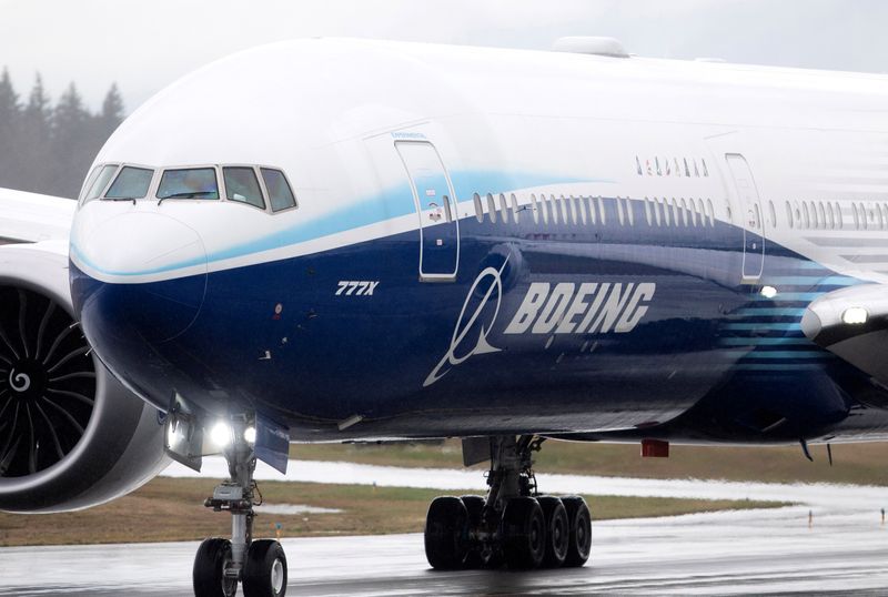 Boeing posts quarterly loss on 787, Starliner problems
