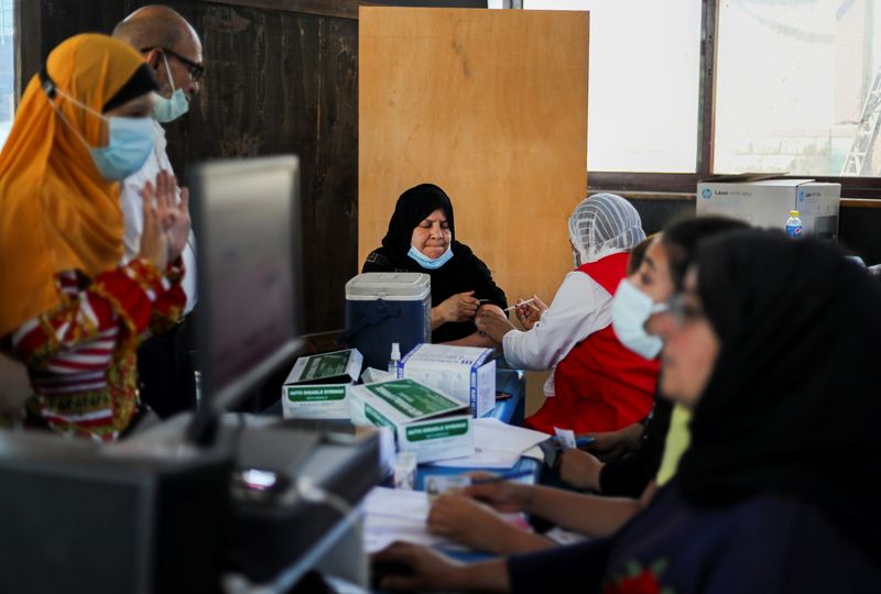 مصر تسجل 907 إصابات جديدة بفيروس كورونا و53 وفاة