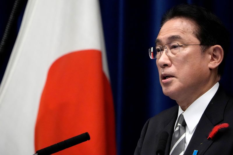 &copy; Reuters. FILE PHOTO: Japanese Prime Minister Fumio Kishida speaks during a news conference at the prime minister's official residence in Tokyo, Japan October 14, 2021. Eugene Hoshiko/Pool via REUTERS