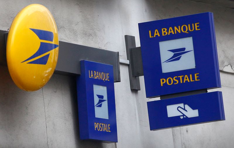 &copy; Reuters. FILE PHOTO: Signs for La Banque Postale, a French bank which is a subsidiary of the national postal service,  La Poste, are seen outside a Post office in Paris, March 1, 2016.   REUTERS/Mal Langsdon