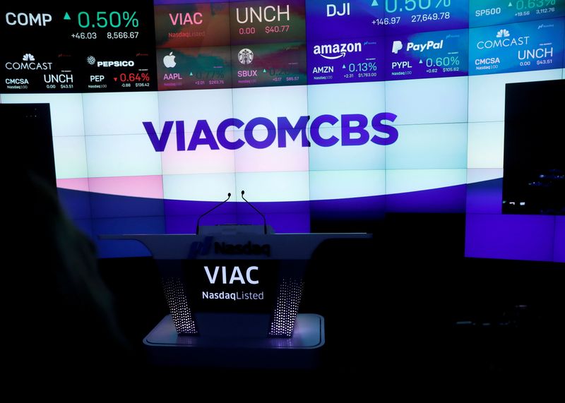 © Reuters. FILE PHOTO: The ViacomCBS logo is displayed at the Nasdaq MarketSite to celebrate the company's merger, in New York, U.S., December 5, 2019. REUTERS/Brendan McDermid