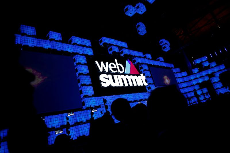 © Reuters. FILE PHOTO: General view of the centre stage of Web Summit, Europe's biggest tech conference, in Lisbon, Portugal, November 5, 2018. REUTERS/Pedro Nunes