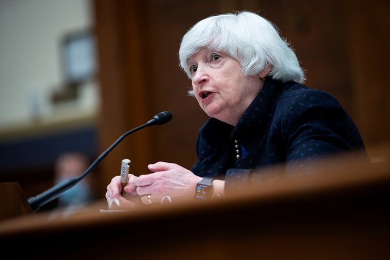 &copy; Reuters. FILE PHOTO: Treasury Secretary Janet Yellen attends the House Financial Services Committee hearing in Washington, U.S., September 30, 2021.  Al Drago/Pool via REUTERS