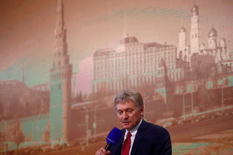 &copy; Reuters. Kremlin spokesman Dmitry Peskov attends Russian President Vladimir Putin's annual end-of-year news conference, held online in a video conference mode, in Moscow, Russia December 17, 2020. REUTERS/Maxim Shemetov