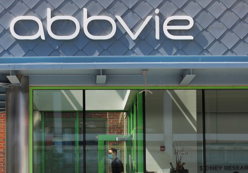 &copy; Reuters. FILE PHOTO: A sign stands outside a Abbvie facility in Cambridge, Massachusetts, U.S., May 20, 2021.    REUTERS/Brian Snyder