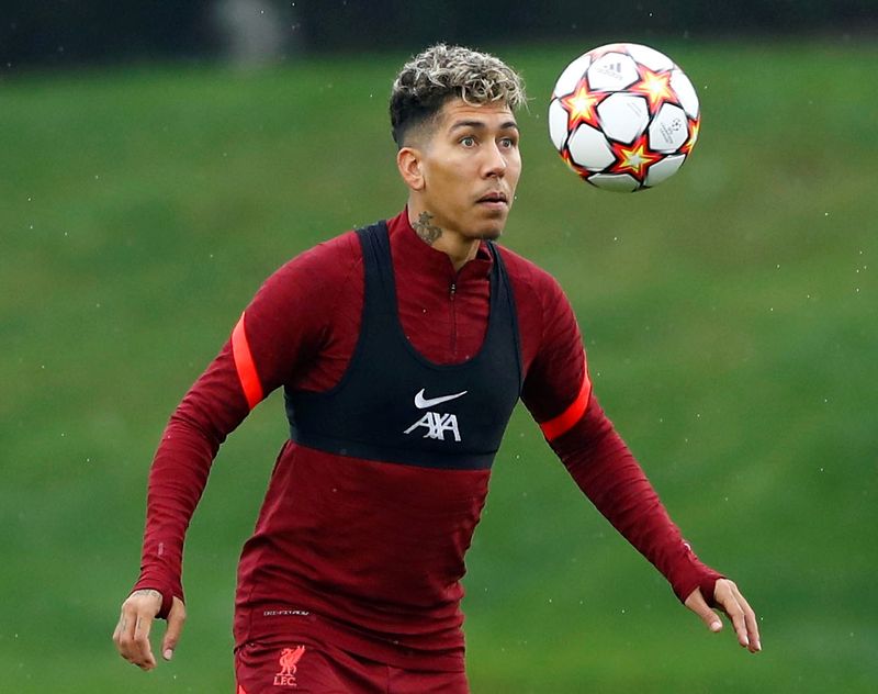 &copy; Reuters. Roberto Firmino durante treinamento do Liverpool
18/10/2021 Action Images via Reuters/Jason Cairnduff