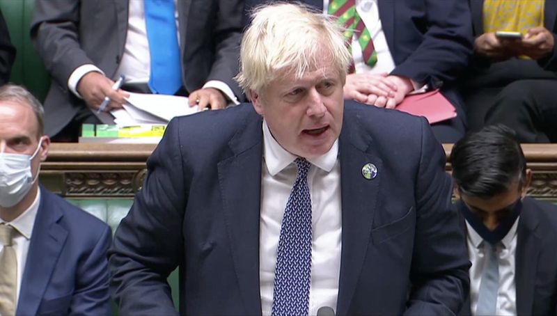 &copy; Reuters. رئيس الوزراء البريطاني بوريس جونسون يتحدث أمام البرلمان في لندن يوم 27 أكتوبر تشرين الأول 2024. صورة من تلفزيون رويترز تستخدم في الأغراض التحر