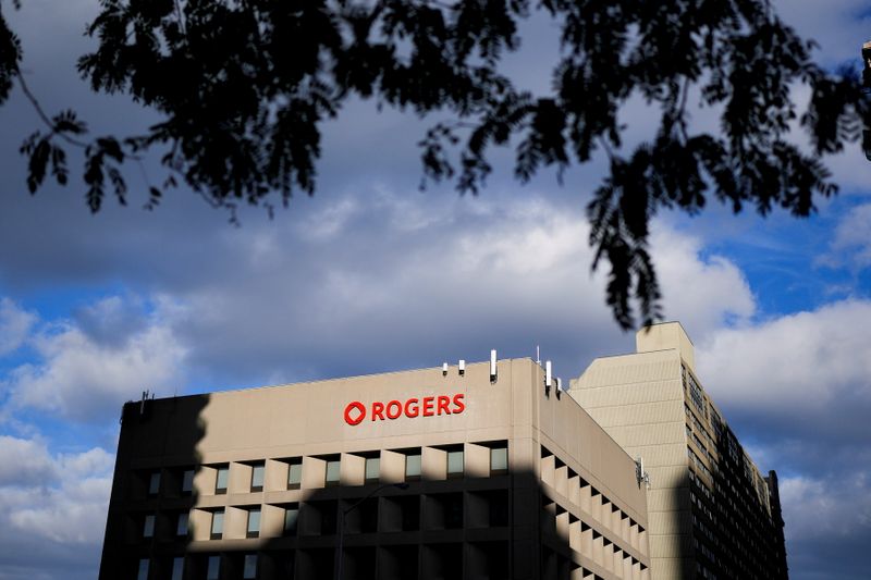 &copy; Reuters. FILE PHOTO: A Rogers building, home of Rogers Communications in Toronto, Ontario, Canada October 22, 2021.   REUTERS/Carlos Osorio