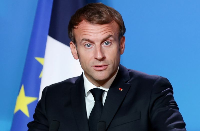 &copy; Reuters. FOTO DE ARCHIVO: El presidente francés, Emmanuel Macron, durante una reunión de dirigentes de la Unión Europea en Bruselas, Bélgica, 22 de octubre de 2021. REUTER/Aris Oikonomou