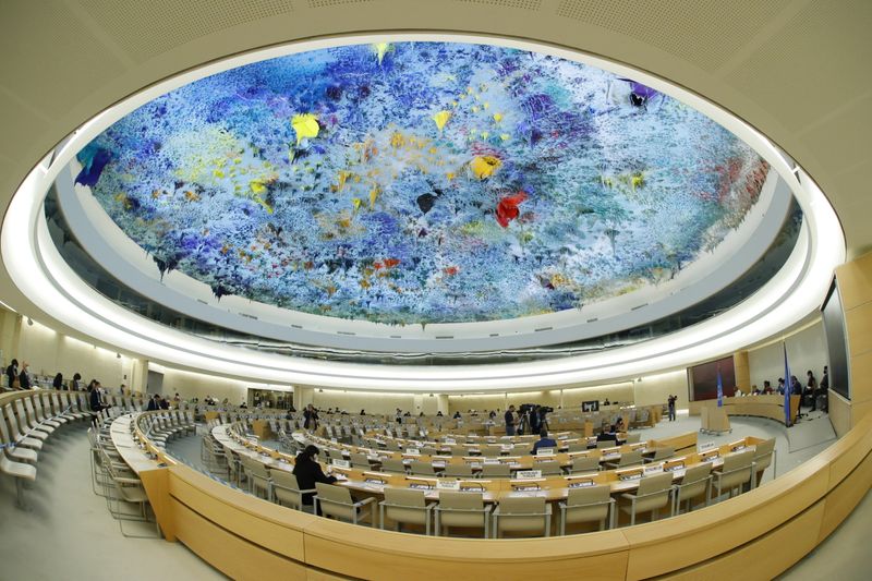 © Reuters. مشهد عام لجلسة لمجلس حقوق الإنسان التابع للأمم المتحدة في جنيف بسويسرا يوم 13 سبتمبر أيلول 2021. تصوير: دينيس باليبوس-رويترز.