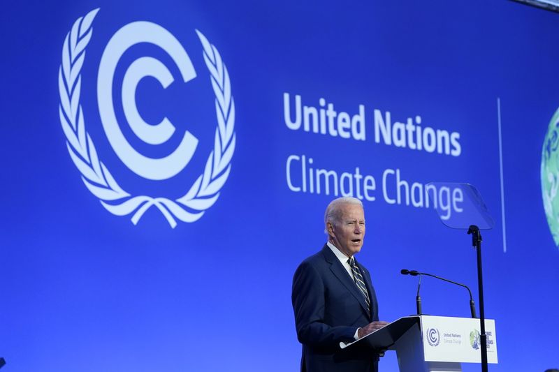 &copy; Reuters. バイデン米大統領は１日、地球温暖化対策を話し合う第２６回国連気候変動枠組み条約締約国会議（ＣＯＰ２６）の首脳級会合で演説し、米国が２０３０年までに温室効果ガス排出量を５０