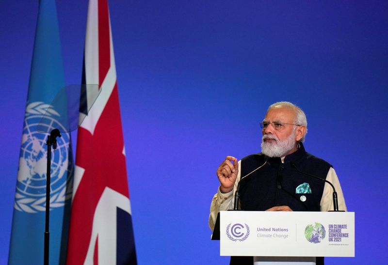 © Reuters. رئيس الوزراء الهندي ناريندرا مودي يلقي كلمة أمام قمة الأمم المتحدة للمناخ (كوب 26) في جلاسجو باسكتلندا يوم الاثنين. صورة لرويترز من ممثل لوكالات الأنباء.