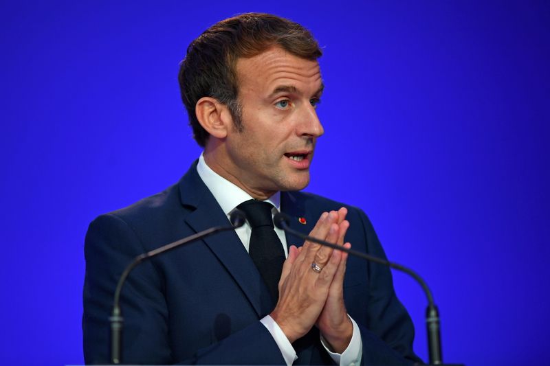 &copy; Reuters. France's President Emmanuel Macron presents his national statement as a part of the World Leaders' Summit at the UN Climate Change Conference (COP26) in Glasgow, Scotland, Britain November 1, 2021. Andy Buchanan/Pool via REUTERS