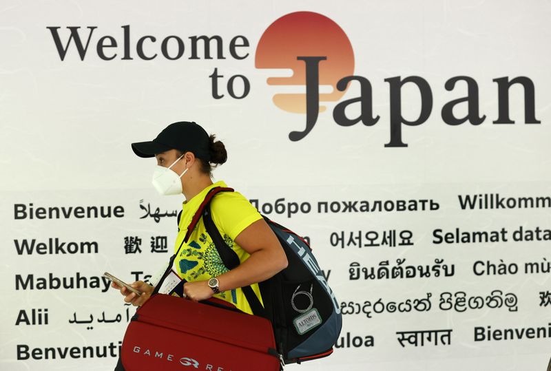 &copy; Reuters.     松野博一官房長官は２日の閣議後会見で、新型コロナウイルスの水際対策について、状況が悪化する場合には機動的に対処する必要があるが、引き続き制限の緩和に向けてどのような方