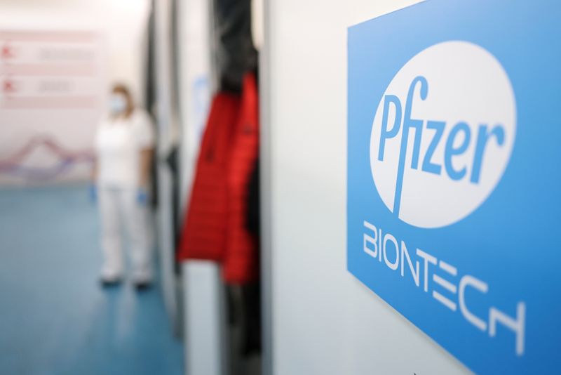 &copy; Reuters. Un panel de conseillers auprès des Centres américains de contrôle et de prévention des maladies (CDC) a recommandé à l'unanimité l'utilisation du vaccin contre le COVID-19 développé par Pfizer avec BioNTech pour les enfants âgés de 5 ans à 11 