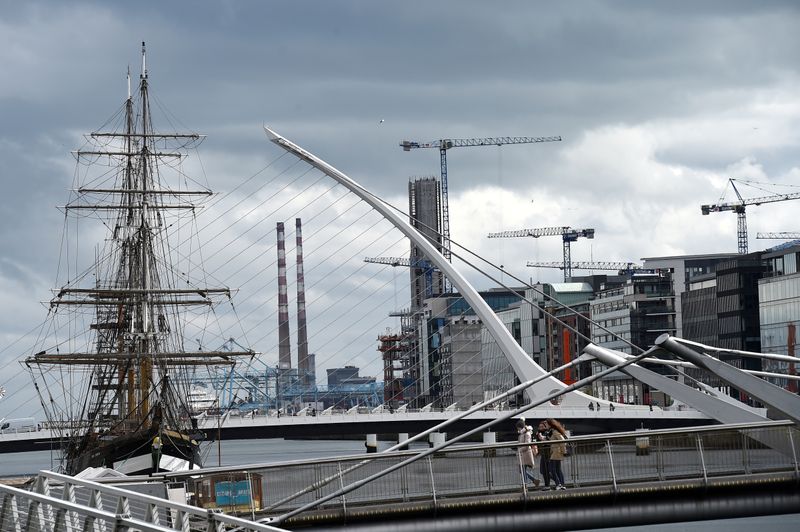 &copy; Reuters. FILE PHOTO: Cranes are seen along the skyline in the Irish Financial Services Centre in Dublin, Ireland April 24, 2017. REUTERS/Clodagh Kilcoyne/File Photo