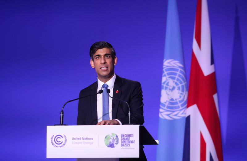 © Reuters. Britain's Chancellor of the Exchequer Rishi Sunak speaks during the UN Climate Change Conference (COP26) in Glasgow, Scotland, Britain, November 3, 2021. REUTERS/Yves Herman