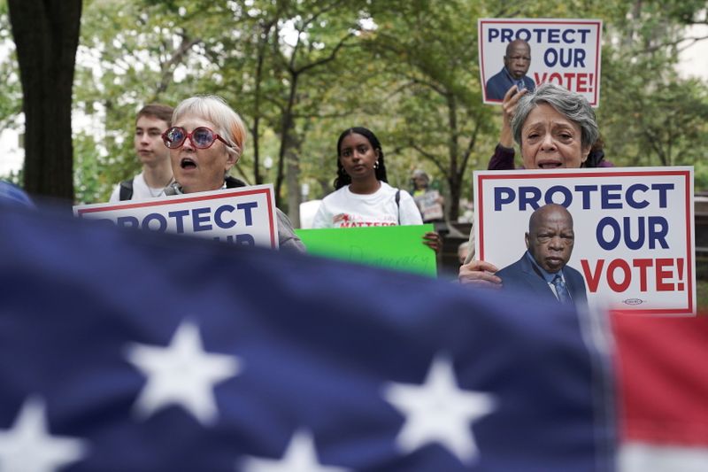 U.S. Senate Democrats return to voting rights legislation