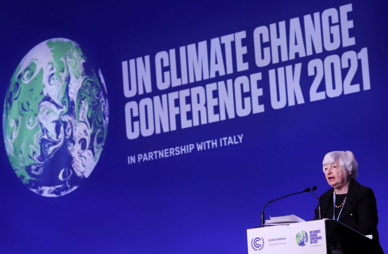 © Reuters. U.S. Treasury Secretary Janet Yellen speaks during the UN Climate Change Conference (COP26) in Glasgow, Scotland, Britain, November 3, 2021. REUTERS/Yves Herman