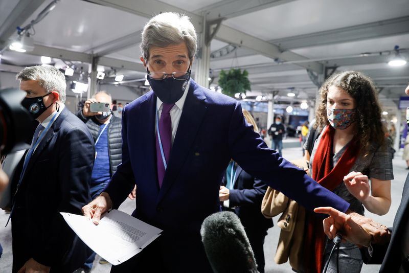 &copy; Reuters. Enviado dos Estados Unidos para questões do clima, John Kerry, durante a COP26 em Glasgow
02/11/2021 REUTERS/Phil Noble