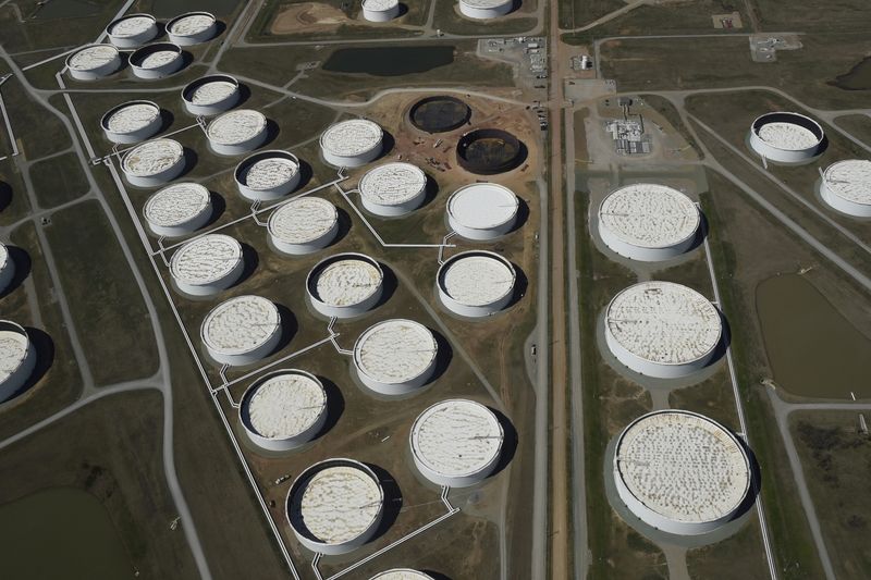 &copy; Reuters. FILE PHOTO: Crude oil storage tanks are seen from above at the Cushing oil hub, in Cushing, Oklahoma, March 24, 2016. REUTERS/Nick Oxford