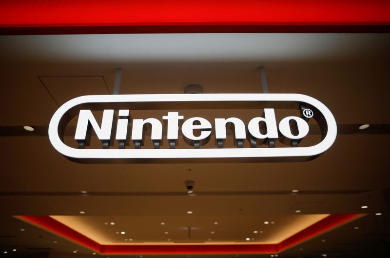 &copy; Reuters. FILE PHOTO: The Nintendo logo is displayed at the Nintendo Tokyo store, in Tokyo, Japan, Nov. 19, 2019. REUTERS/Issei Kato